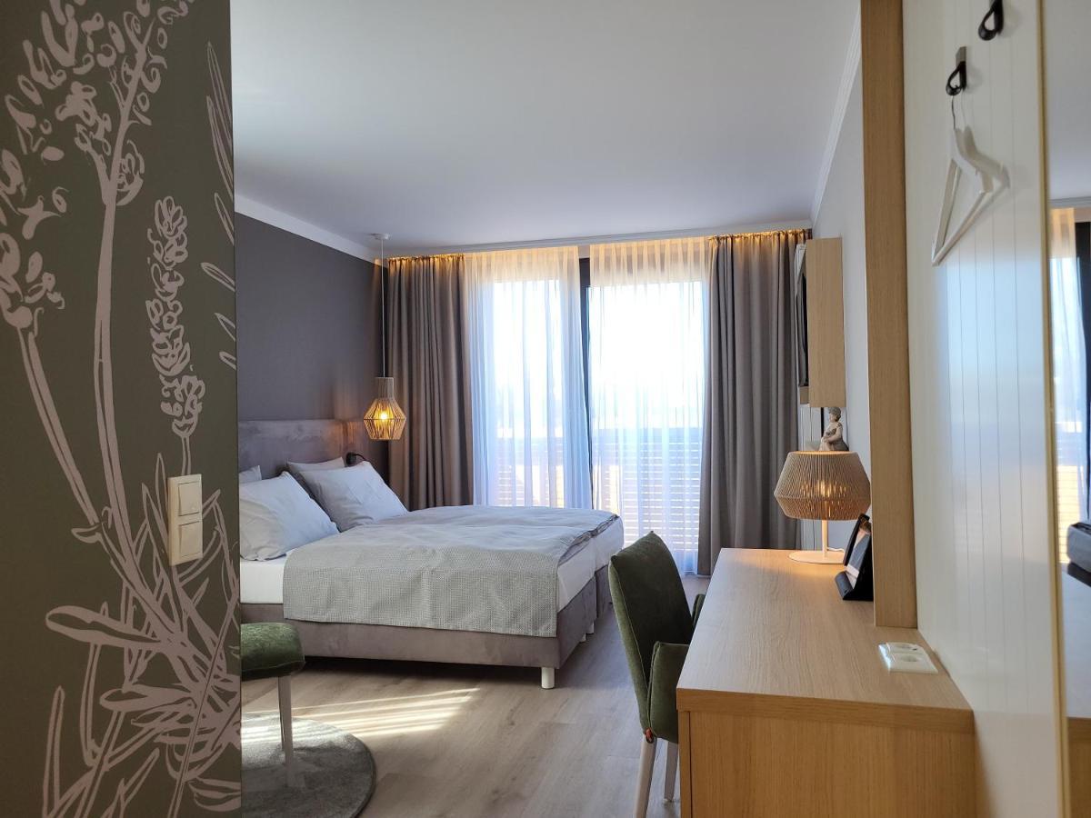 Landhotel Rittmeister & Kraeuter-Spa Adults Only Rostock Eksteriør billede