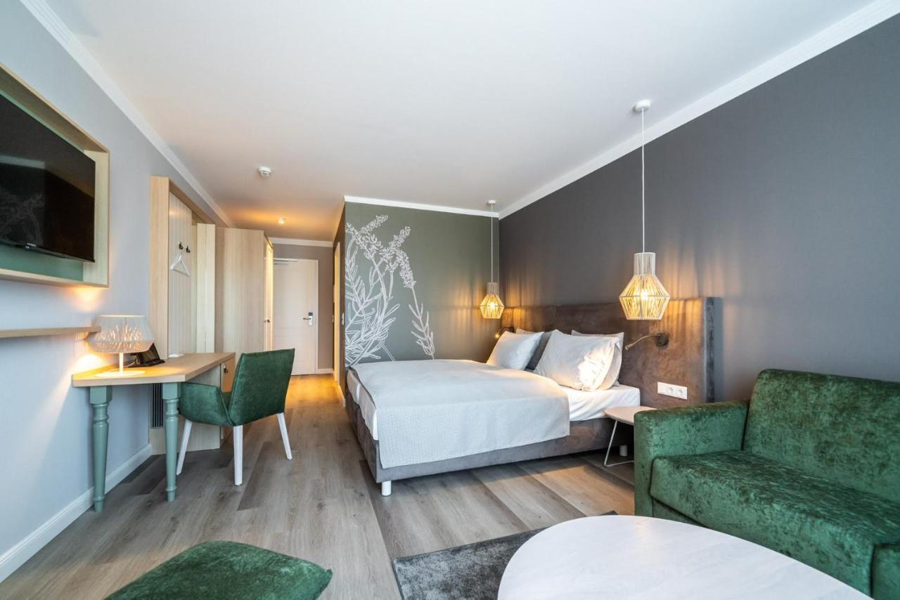 Landhotel Rittmeister & Kraeuter-Spa Adults Only Rostock Eksteriør billede