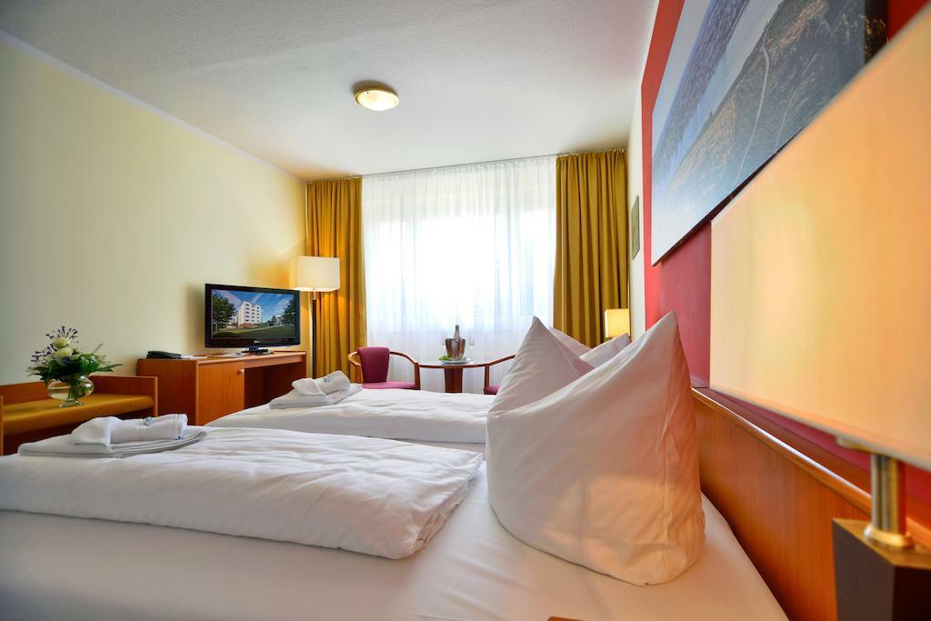 Landhotel Rittmeister & Kraeuter-Spa Adults Only Rostock Eksteriør billede